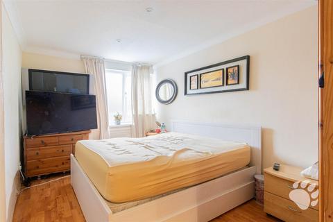 42 Broomfields, Basildon, SS13 3LG