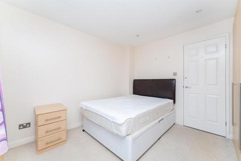 2 bedroom terraced house for sale, Tawny Close, W13