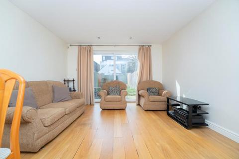 6 Tawny Close, London, W13 9LX