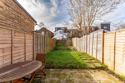 6 Tawny Close, London, W13 9LX