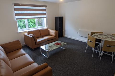 2 bedroom flat to rent, Mitford Road, Manchester M14