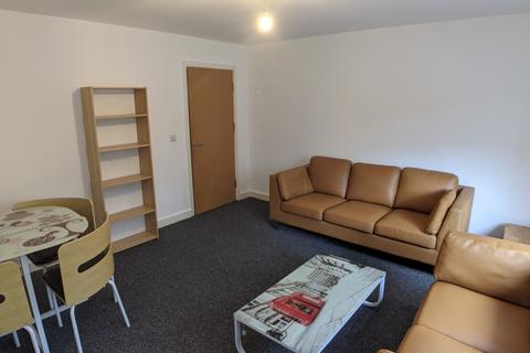 2 bedroom flat to rent, Mitford Road, Manchester M14