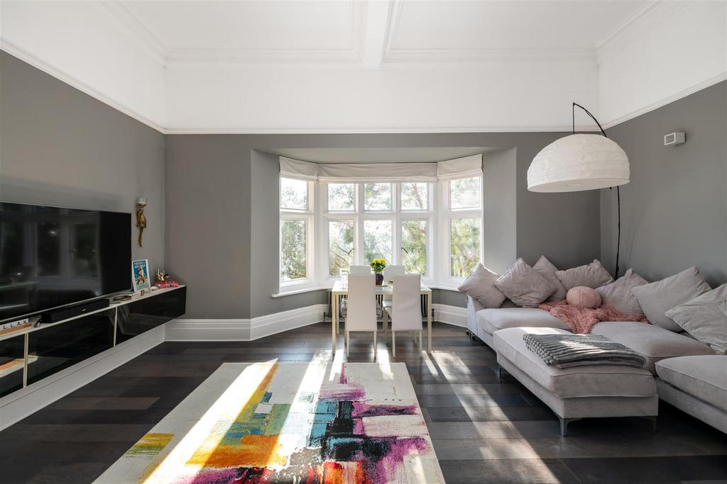 21 Victoria Court internals7.jpg