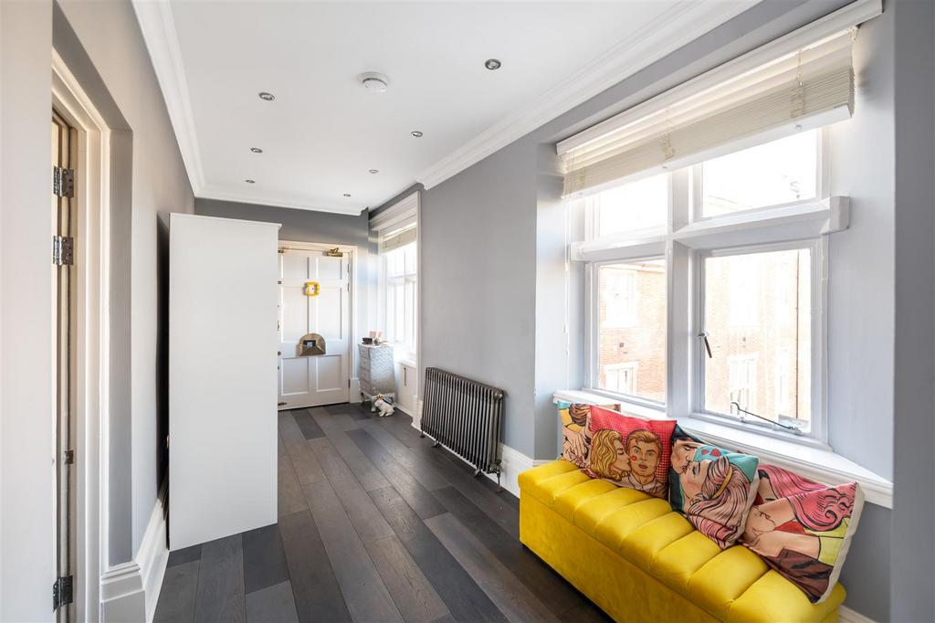 21 Victoria Court internals18.jpg