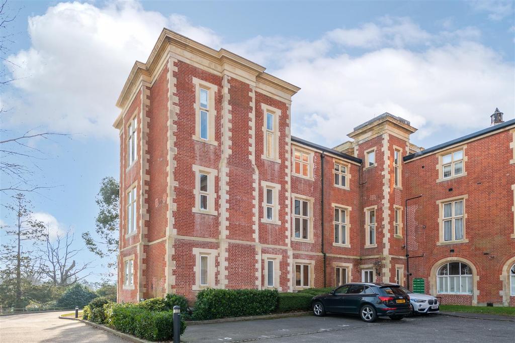 21 Victoria Court externals-5.jpg