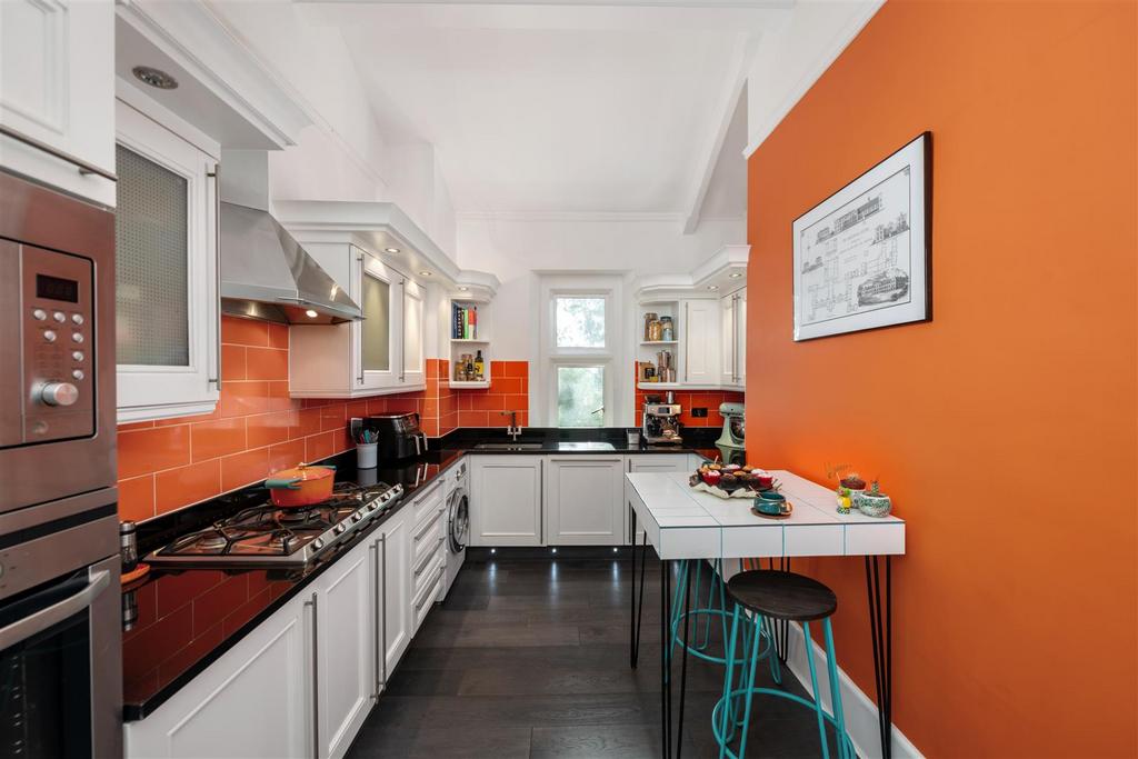 21 Victoria Court internals4.jpg