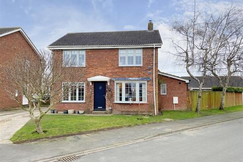 4 bedroom detached house for sale, Newton Crescent, Leeming, Northallerton