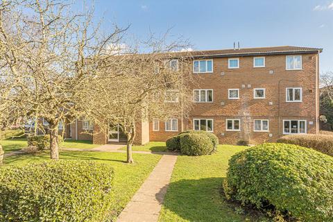 1 bedroom flat to rent, Pickwick Close, Hounslow TW4