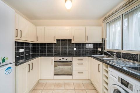 1 bedroom flat to rent, Pickwick Close, Hounslow TW4