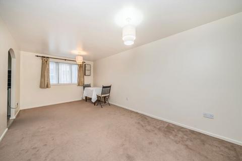 1 bedroom flat to rent, Pickwick Close, Hounslow TW4