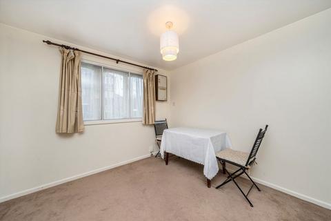 1 bedroom flat to rent, Pickwick Close, Hounslow TW4