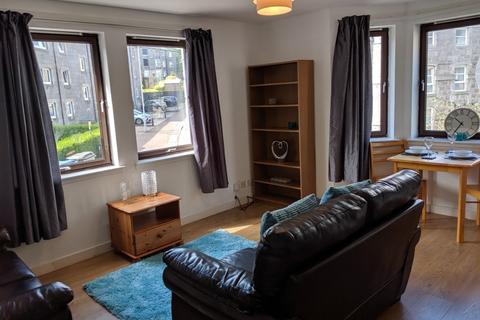 2 bedroom flat to rent, Cherrybank Gardens, City Centre, Aberdeen, AB11