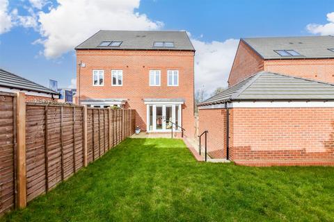 3 bedroom semi-detached house for sale, Dawsum Close, Aylesford, Kent