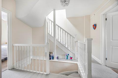 10 Asquith Road, Cheltenham, GL53 7EL