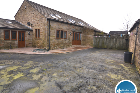 4 bedroom detached house to rent, Todmorden Road, Briercliffe BB10