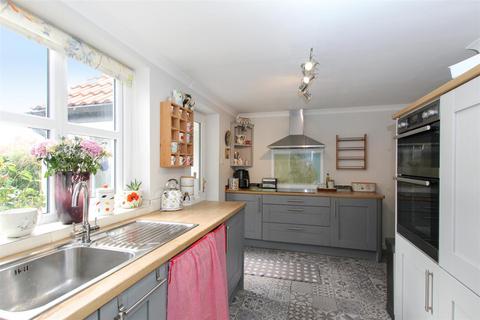 3 bedroom cottage for sale, High Street, North Kelsey LN7