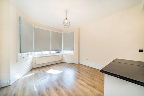 1 bedroom flat to rent, Riggindale Road, London SW16