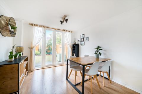 61 Waverley Road, Oxshott, Leatherhead, KT22 0SQ