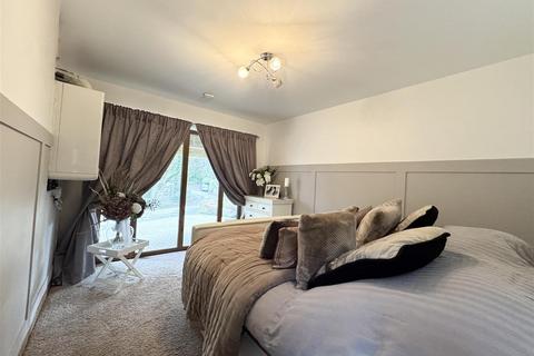 undefined, Penistone Road, Shelley, HD8 8HZ