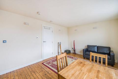 1 bedroom flat for sale, Waldegrave Road, Teddington, TW11