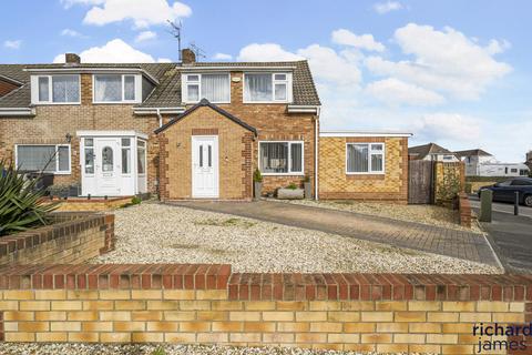 3 bedroom end of terrace house for sale, Heath Way, Coleview, Swindon