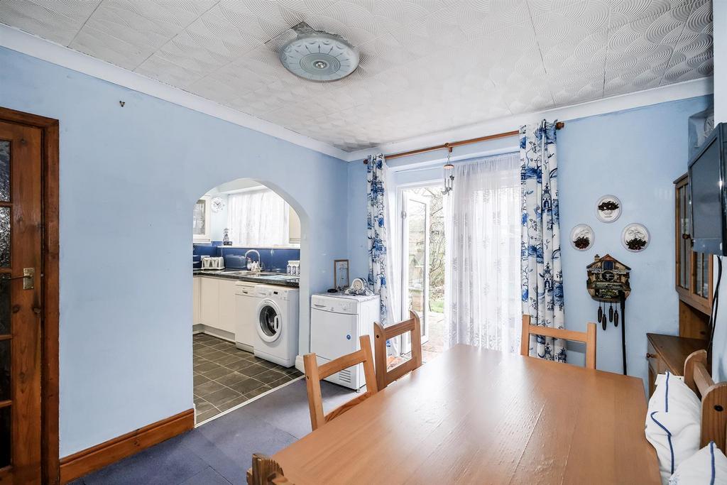 98 Redbridge Lane West-17 web.jpg