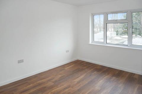 1 bedroom flat to rent, 323a Upper Elmers End Road, Beckenham , Kent