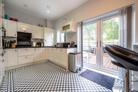 4 bedroom end of terrace house to rent, Old Woking, Old Woking, Woking, GU22
