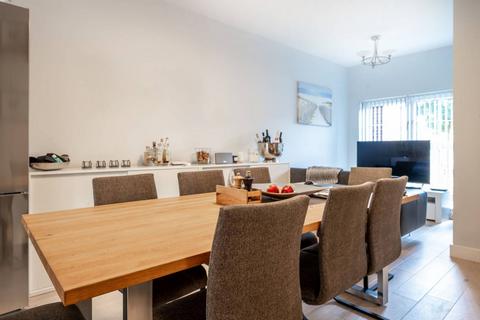 4 bedroom end of terrace house to rent, Old Woking, Old Woking, Woking, GU22