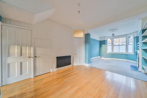 2 bedroom terraced house to rent, Russell Road, London E17