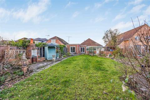 3 bedroom detached bungalow for sale, Warfield Crescent, Waterlooville PO7