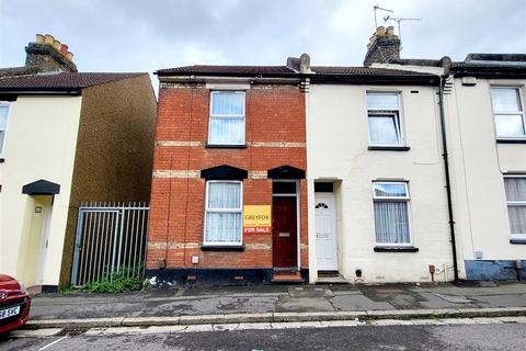 2 bedroom end of terrace house to rent, Catherine Street, Rochester