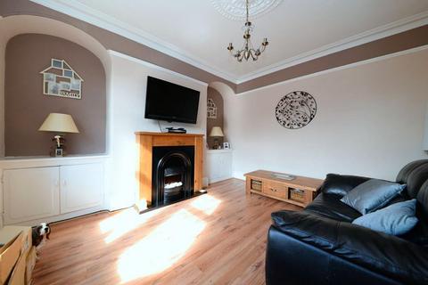 3 bedroom terraced house for sale, South View, Cross Hills,