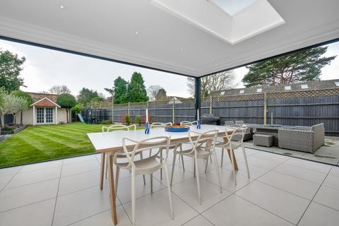 1 Grove End Lane, Esher, KT10 8JA