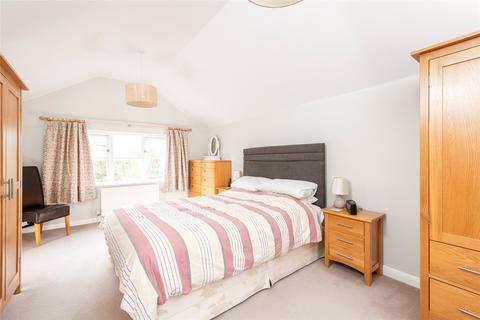 5 bedroom detached house for sale, High Street, Dinton, Aylesbury, Buckinghamshire, HP17