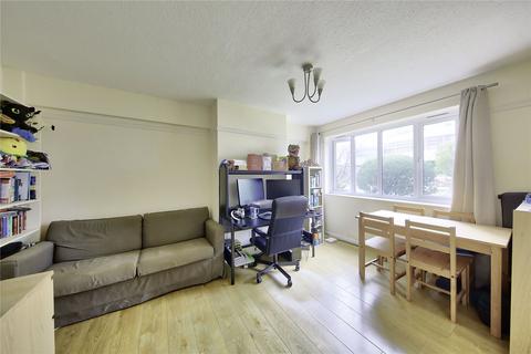 1 bedroom apartment to rent, Coleman Court, SW18