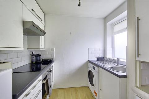 1 bedroom apartment to rent, Coleman Court, SW18