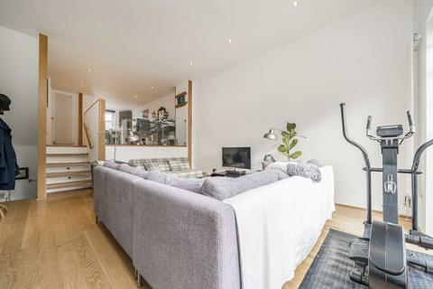 3 bedroom house for sale, Arran Mews, London W5