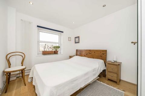 4 Arran Mews, London, W5 3PY