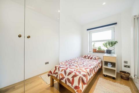 4 Arran Mews, London, W5 3PY