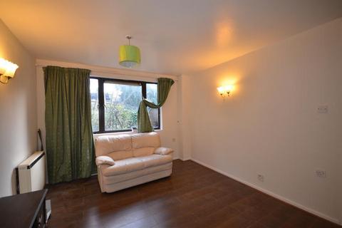 3 bedroom flat to rent, Pargraves Court , Wembley, Middlesex, HA9 8PG