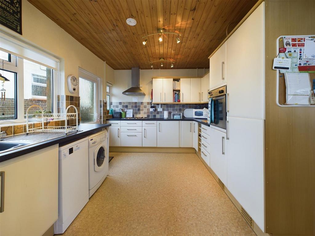 CAM03278 G0-PR0108-STILL005.jpg