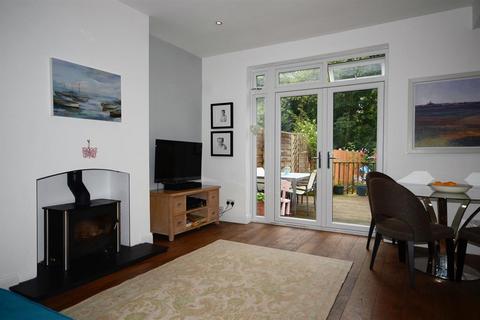 5 bedroom semi-detached house to rent, Brook Avenue, Wembley Park