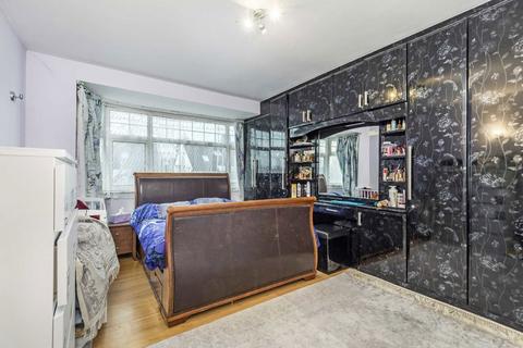 4 bedroom semi-detached house for sale, Wentworth Close, London N3