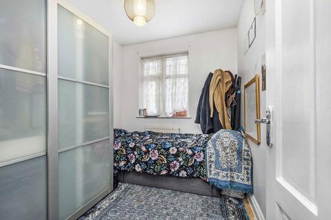 3 Wentworth Close, London, N3 1YP