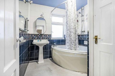 3 Wentworth Close, London, N3 1YP