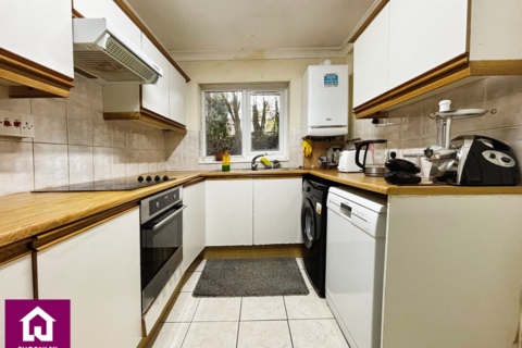 2 bedroom flat for sale, Kersal Road, Manchester M25