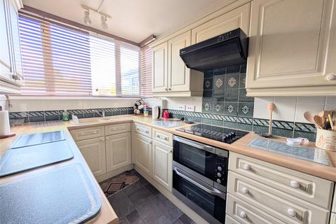 3 bedroom semi-detached house for sale, Needham Close, Melton Mowbray