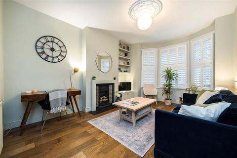 2 bedroom flat for sale, Morat Street, London SW9