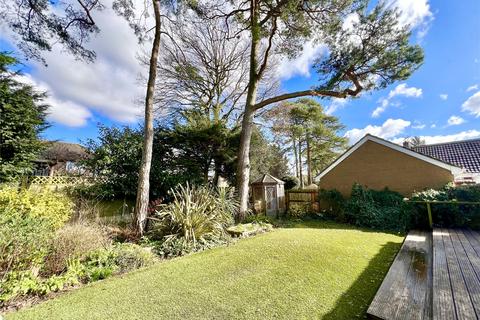 2 bedroom bungalow for sale, Merryfield Close, Christchurch BH23